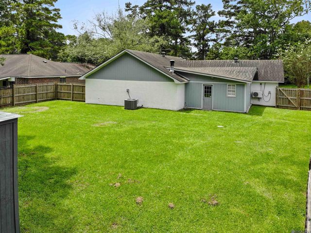 8887 Cedar Springs Ave, Denham Springs, LA 70726