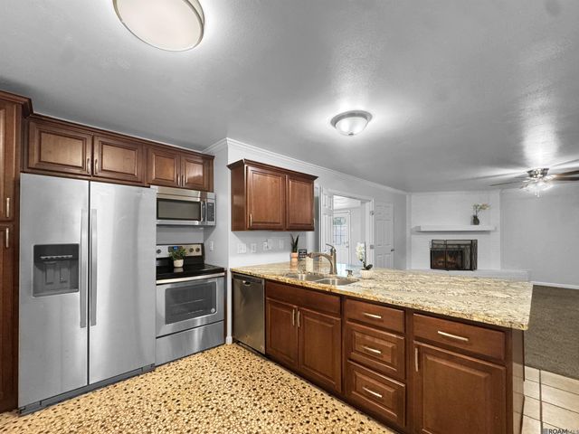 8887 Cedar Springs Ave, Denham Springs, LA 70726