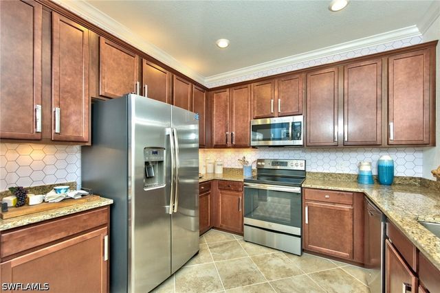 2612 Blossom WAY, Naples, FL 34120