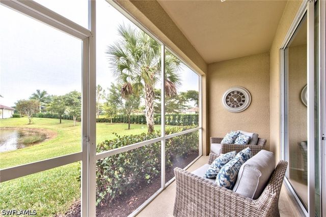 2612 Blossom WAY, Naples, FL 34120