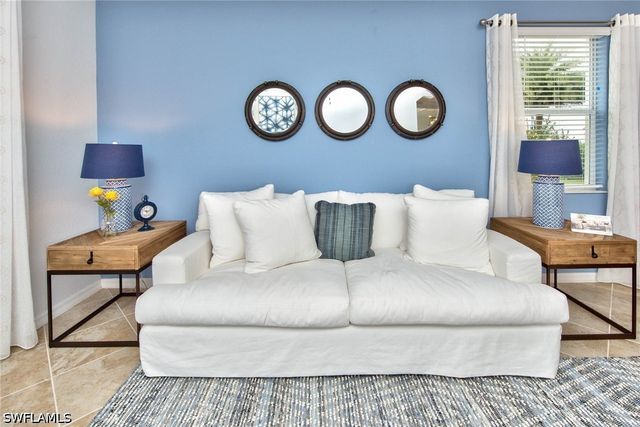 2612 Blossom WAY, Naples, FL 34120