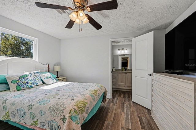 24421 TRESPASS TRAIL, Astor, FL 32102