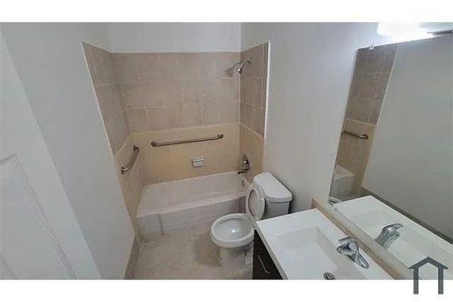 811 Orchid Court L, Upland, CA 91786