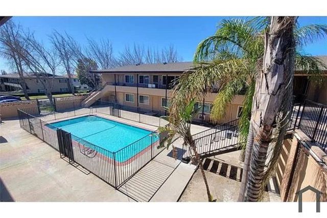 811 Orchid Court L, Upland, CA 91786