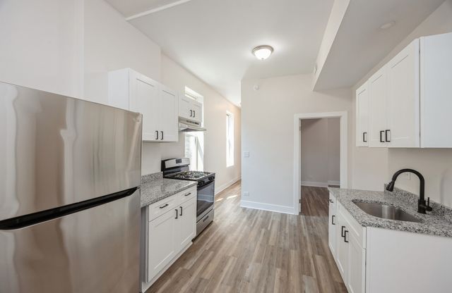 2442 S Kedzie Avenue 1F, Chicago, IL 60623