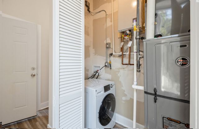 2442 S Kedzie Avenue 1F, Chicago, IL 60623