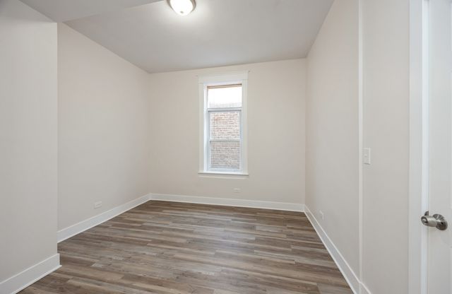 2442 S Kedzie Avenue 1F, Chicago, IL 60623