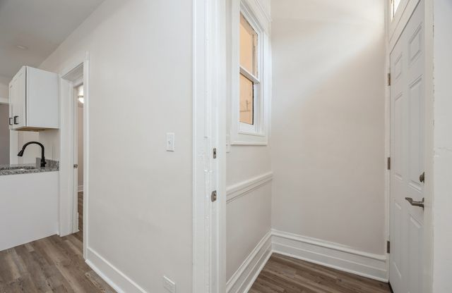 2442 S Kedzie Avenue 1F, Chicago, IL 60623