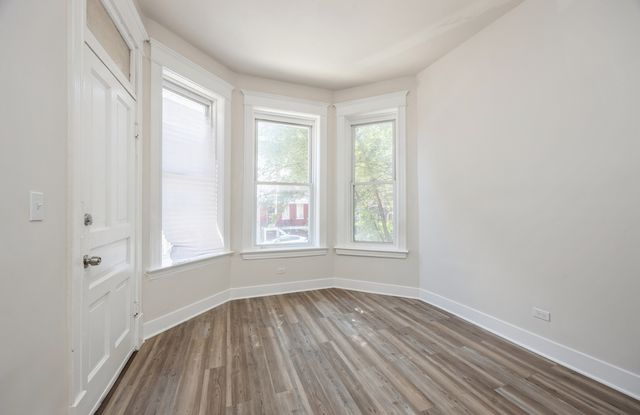 2442 S Kedzie Avenue 1F, Chicago, IL 60623