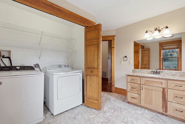 319 Market Street, Lodi, WI 53555