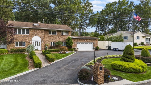 12 Hamilton Avenue, Morganville, NJ 07751
