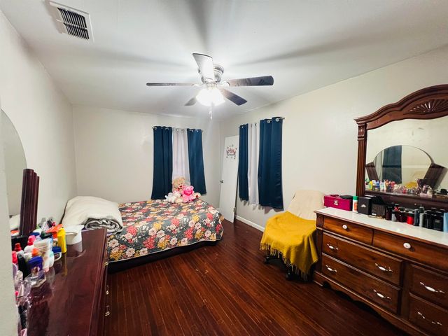 1213 Irving St, Daingerfield, TX 75638