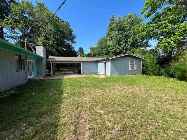 1213 Irving St, Daingerfield, TX 75638