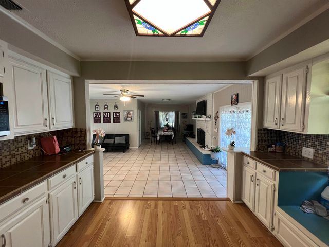 1213 Irving St, Daingerfield, TX 75638