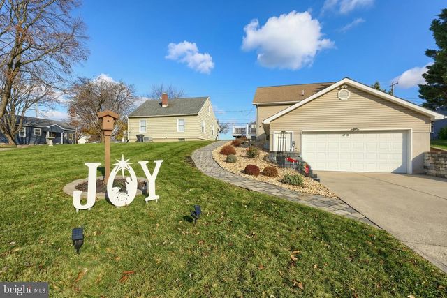 486 W KING ST, Abbottstown, PA 17301