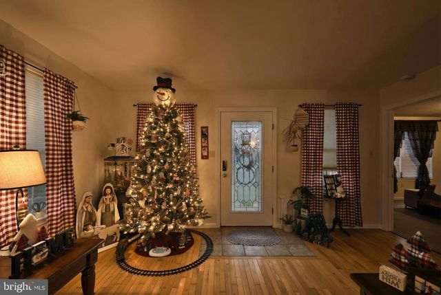 486 W KING ST, Abbottstown, PA 17301