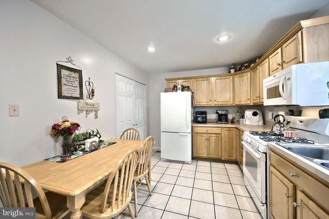 486 W KING ST, Abbottstown, PA 17301