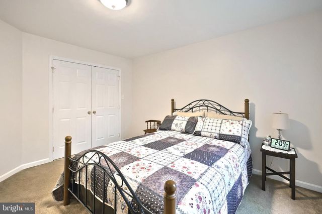 486 W KING ST, Abbottstown, PA 17301