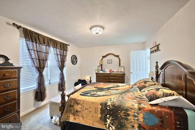 486 W KING ST, Abbottstown, PA 17301