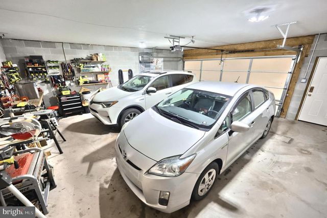 486 W KING ST, Abbottstown, PA 17301