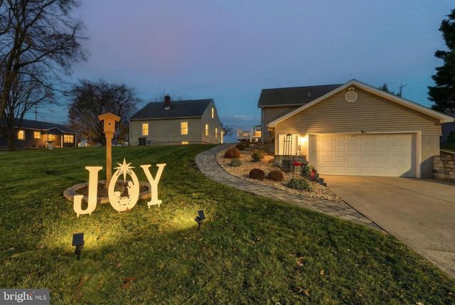 486 W KING ST, Abbottstown, PA 17301