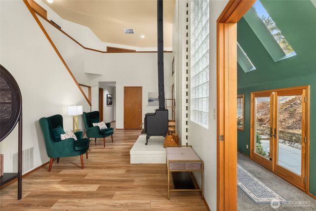 11925 Maplewood Avenue, Edmonds, WA 98026