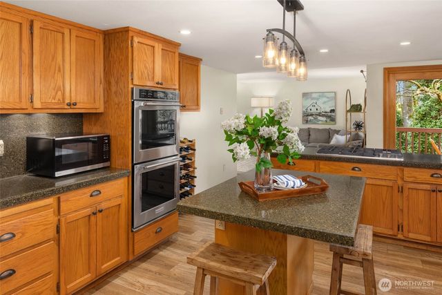 11925 Maplewood Avenue, Edmonds, WA 98026