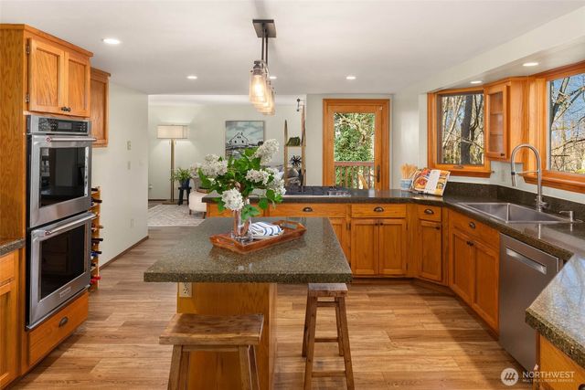 11925 Maplewood Avenue, Edmonds, WA 98026