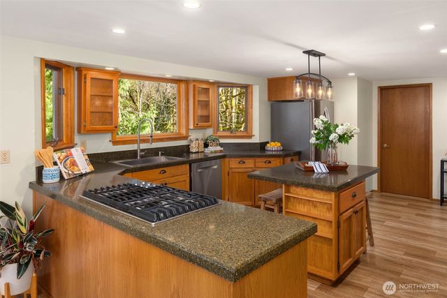 11925 Maplewood Avenue, Edmonds, WA 98026