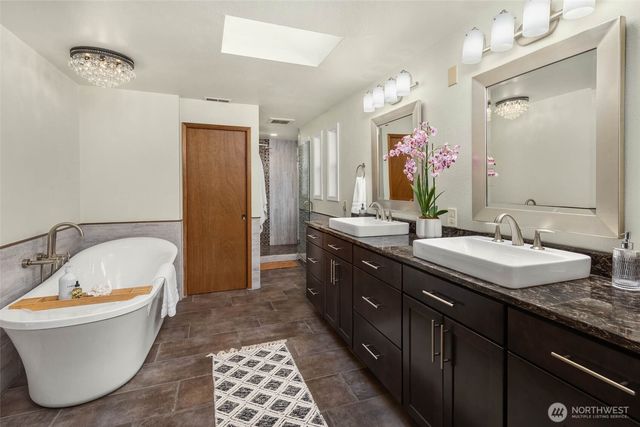 11925 Maplewood Avenue, Edmonds, WA 98026