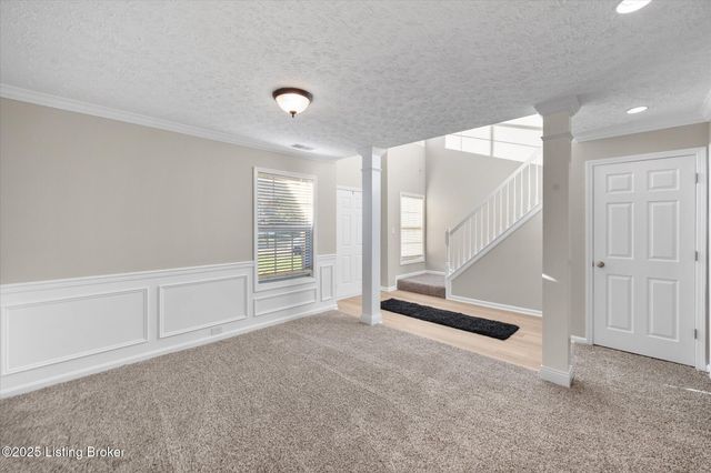 6910 Caitlynn Way, Louisville, KY 40229