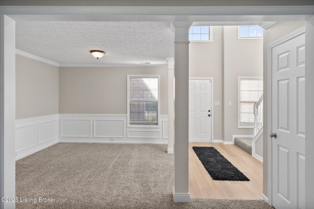 6910 Caitlynn Way, Louisville, KY 40229