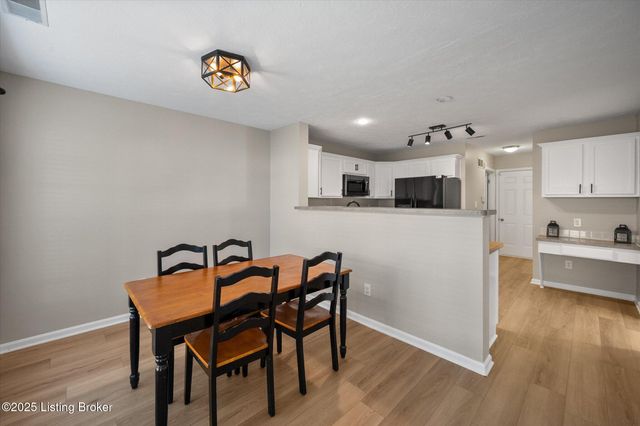 6910 Caitlynn Way, Louisville, KY 40229