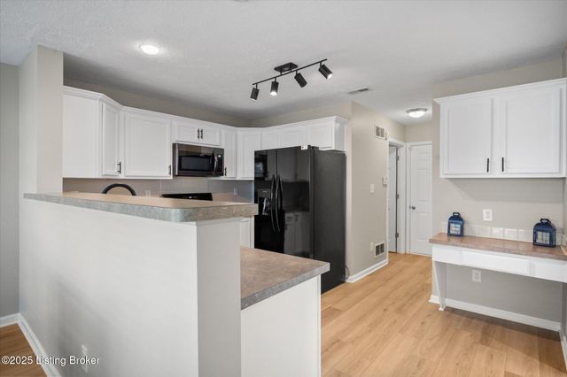 6910 Caitlynn Way, Louisville, KY 40229