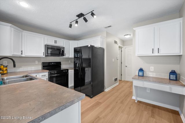 6910 Caitlynn Way, Louisville, KY 40229