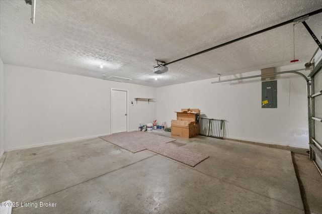 6910 Caitlynn Way, Louisville, KY 40229