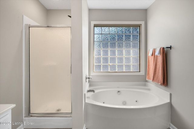 6910 Caitlynn Way, Louisville, KY 40229