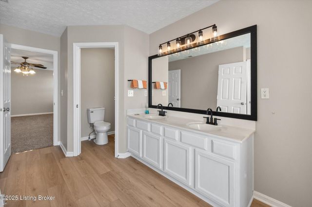 6910 Caitlynn Way, Louisville, KY 40229