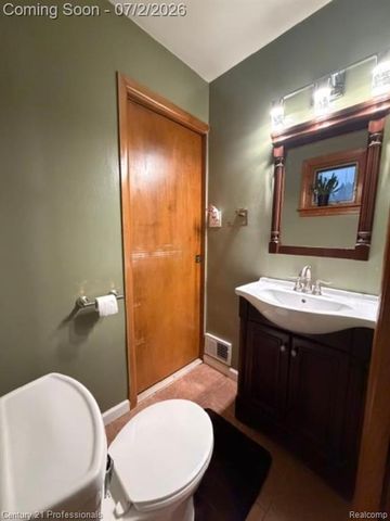 3964 Grindley Park Street, Dearborn Heights, MI 48125