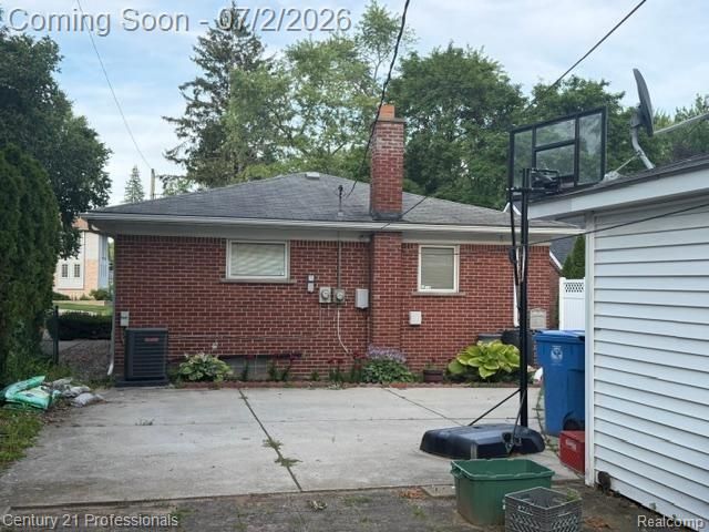 3964 Grindley Park Street, Dearborn Heights, MI 48125