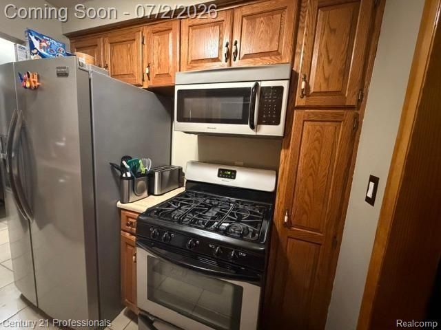 3964 Grindley Park Street, Dearborn Heights, MI 48125