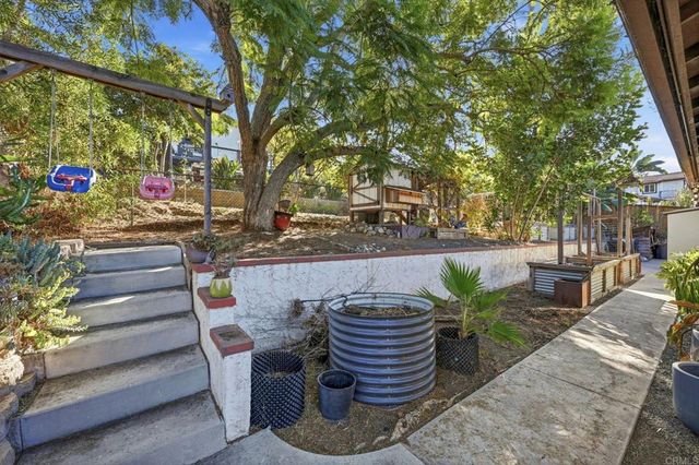 320 Apollo Drive, Vista, CA 92084