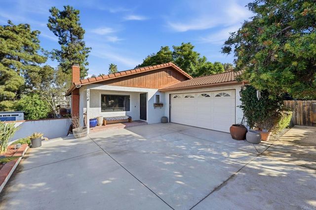 320 Apollo Drive, Vista, CA 92084