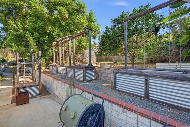 320 Apollo Drive, Vista, CA 92084