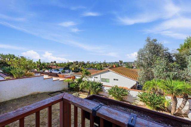 320 Apollo Drive, Vista, CA 92084