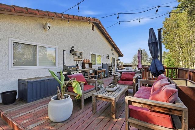320 Apollo Drive, Vista, CA 92084