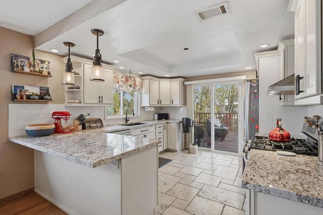 320 Apollo Drive, Vista, CA 92084