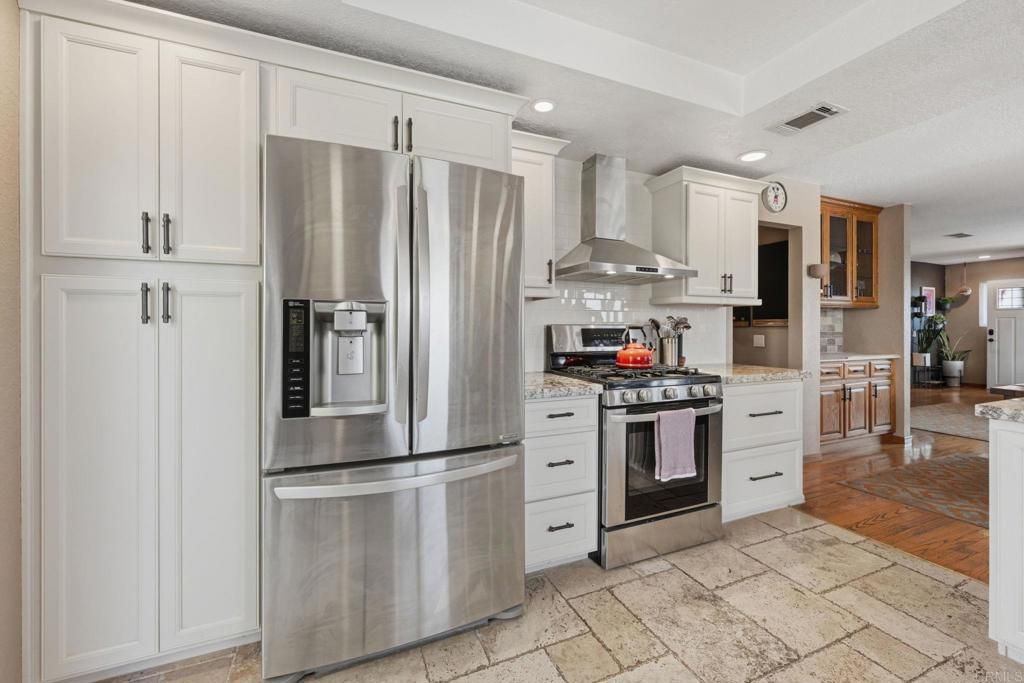 320 Apollo Drive, Vista, CA 92084 — photo 3