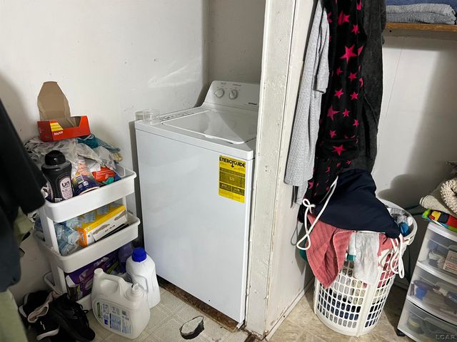 903 E Maple Street, Adrian, MI 49221