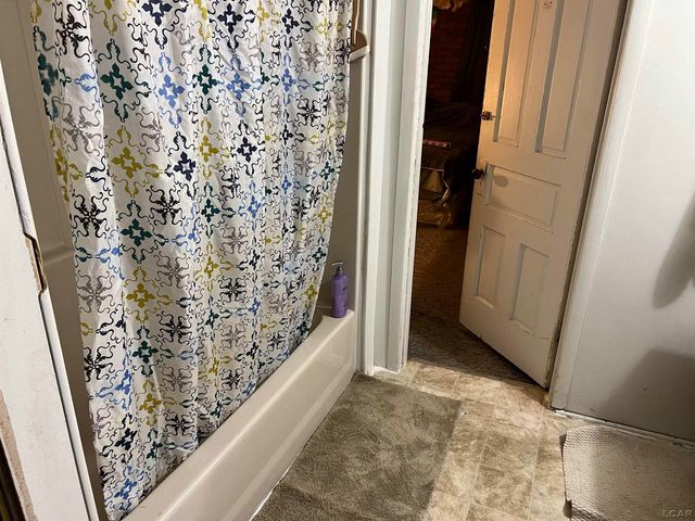 903 E Maple Street, Adrian, MI 49221